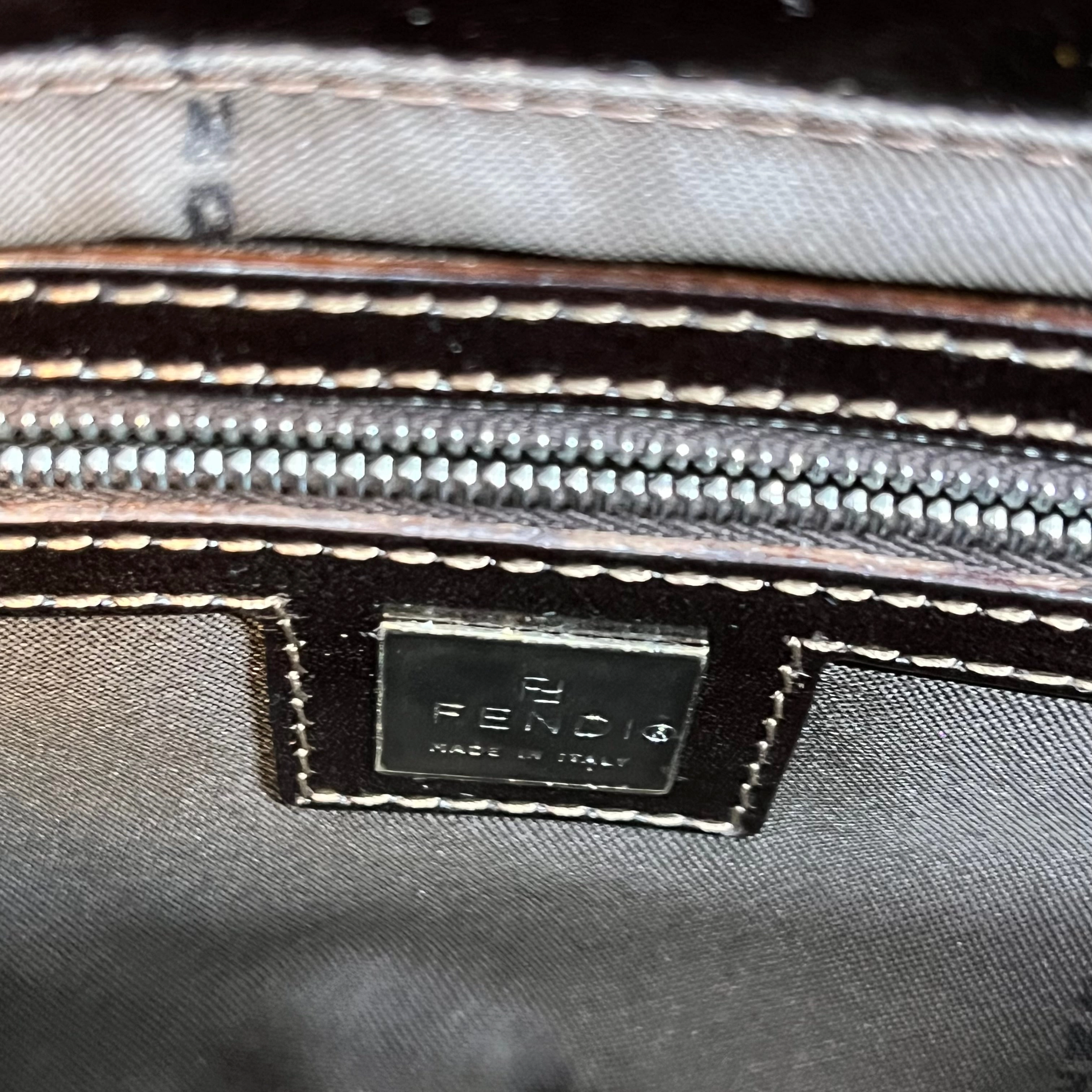 FENDI Baguette Beige Beaded Vintage Shoulder Bag